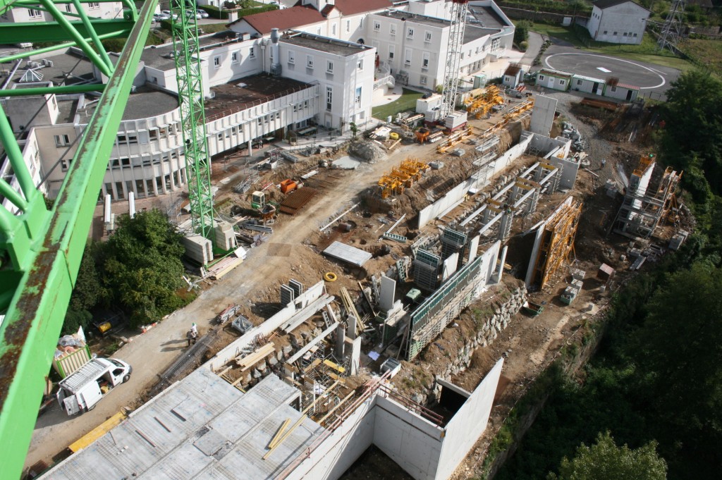 CHANTIER HOPITAL EHPAD Lmastre 09 2013 vue grue vide sanitaire