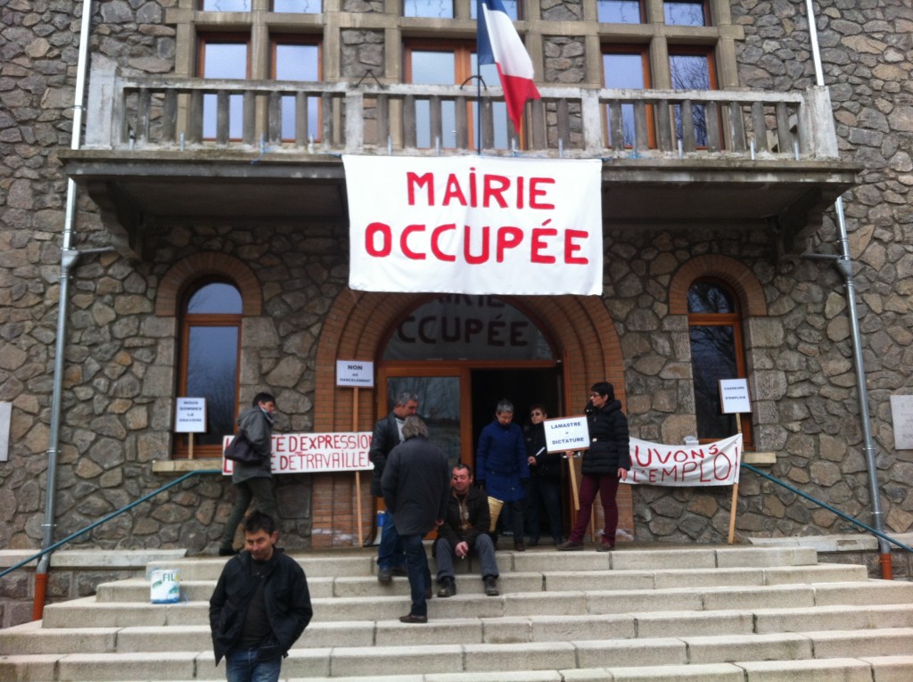 perron mairie ocupée