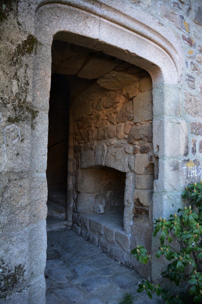 musee desaignes medieval porte exterieure