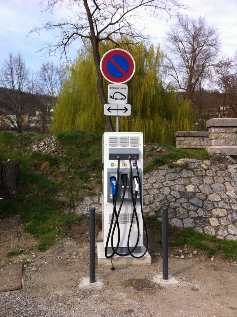 borne rechargement électrique lamastre ardeche 07270