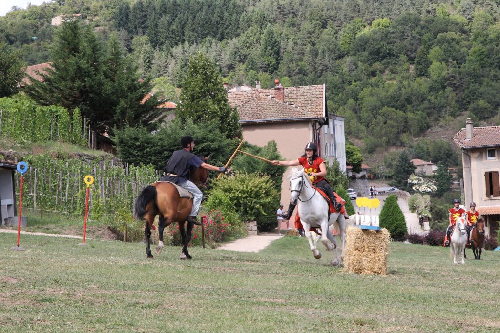 Médievale desaignes 2017 spectacle équestre