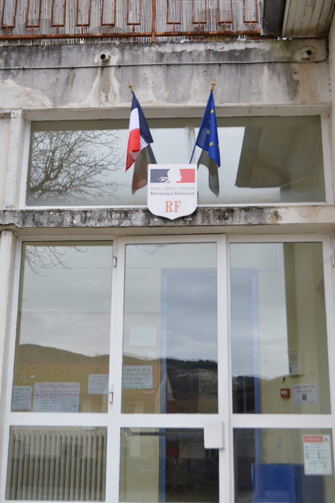 pavoisement ecole laique republicaine lamastre