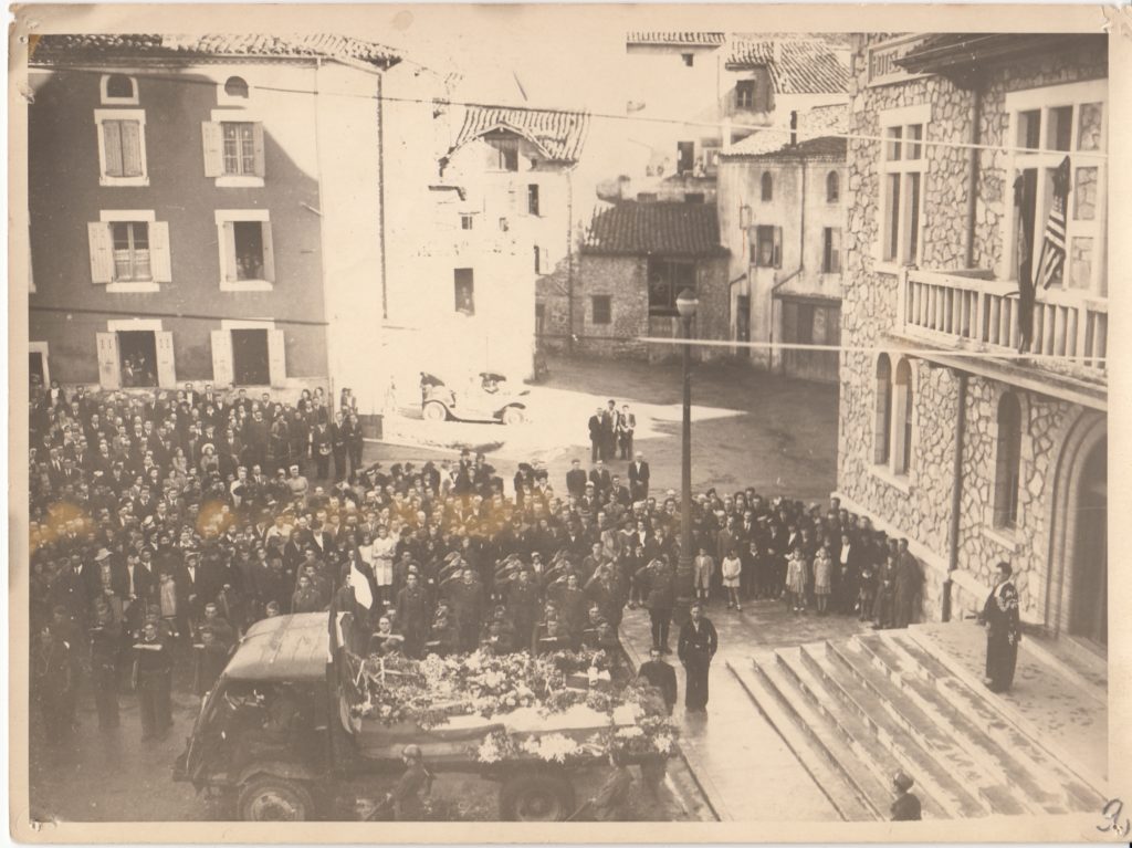 obsèques aviateurs anglo canadiens lamastre 28 juin 1944