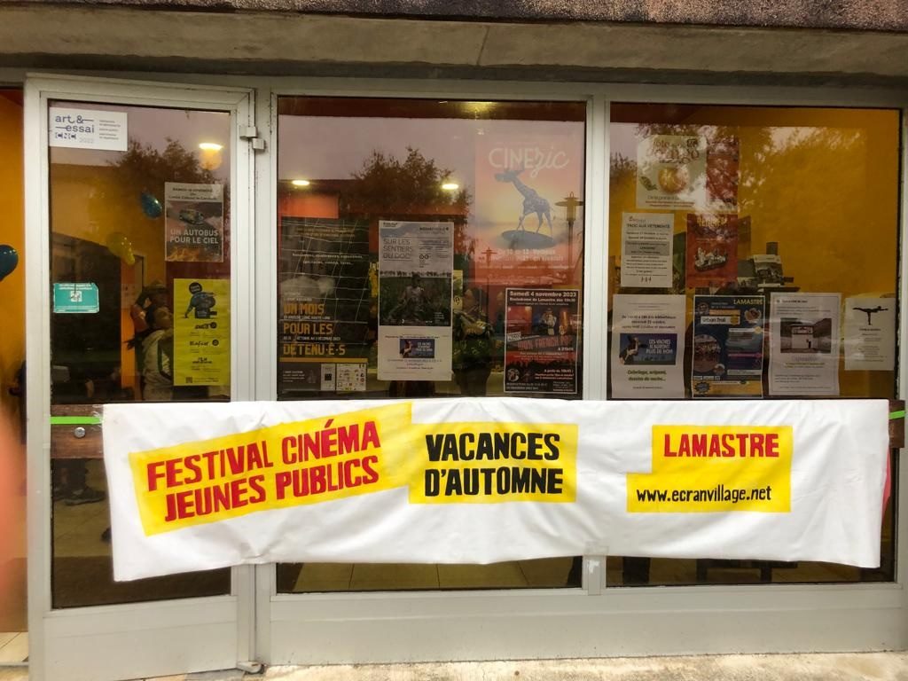 entree festival jeunes publics cinéma ecran village