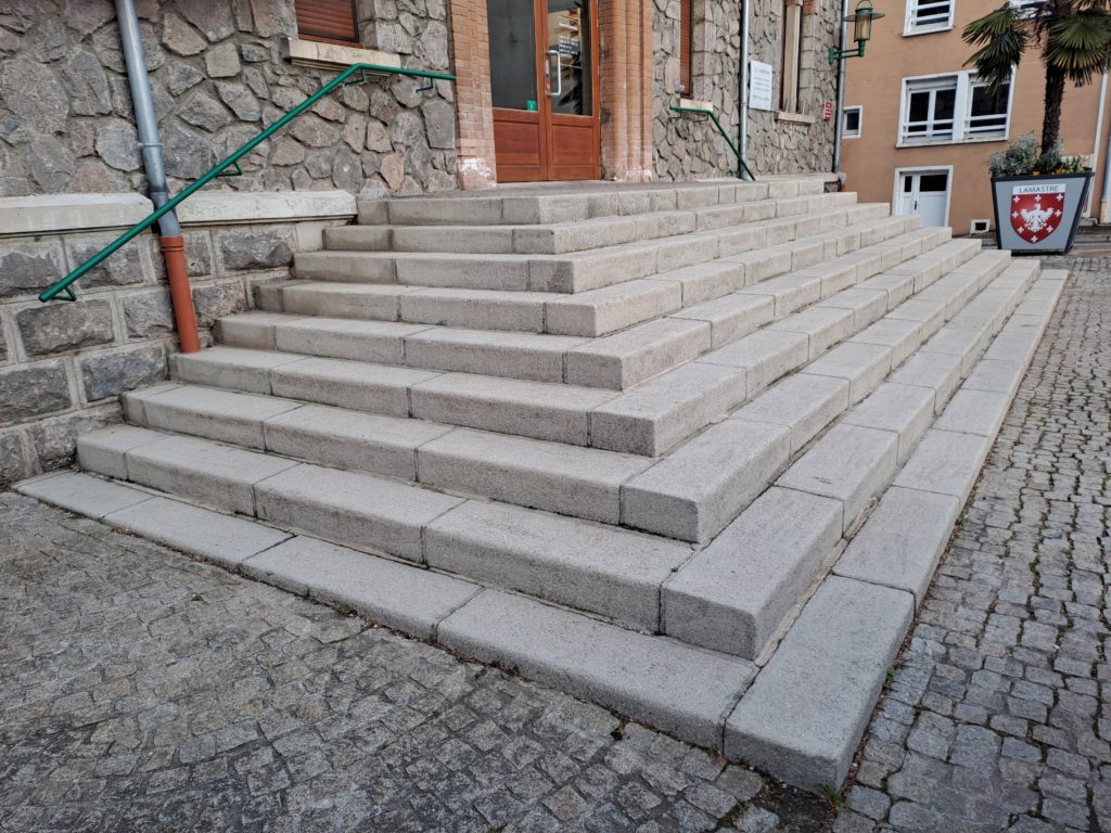 escalier mairie étrave envers