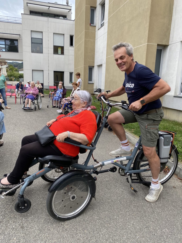 cyclotouriste annoneen ehpad lamastre