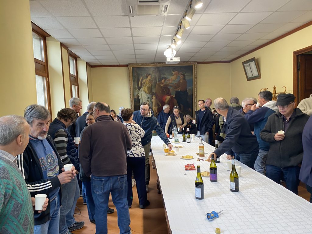apero salle conseil rassemblement anti casseurs lamastre