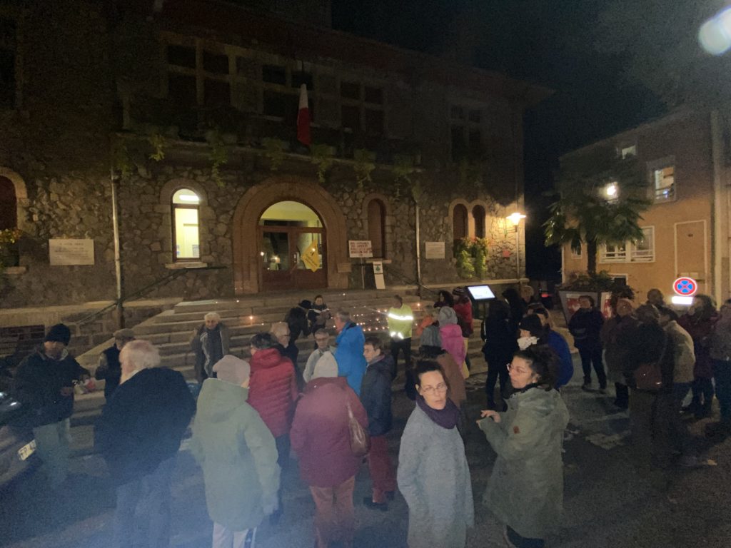 lampions mairie manif 26 oct